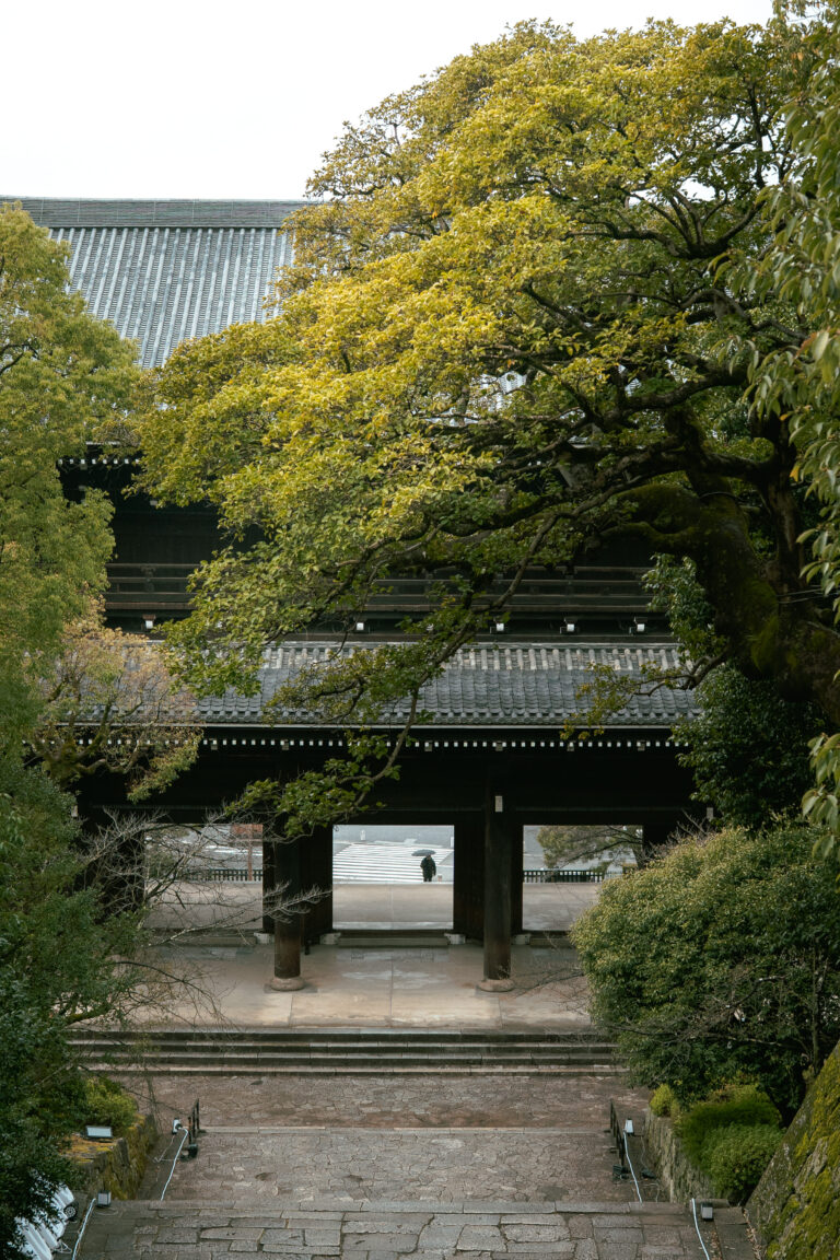 Porte du temple Chion Ji à Kyoto.