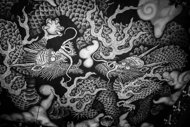 Dessin de dragons sur le plafond du temple Kennin-Ji à Kyoto