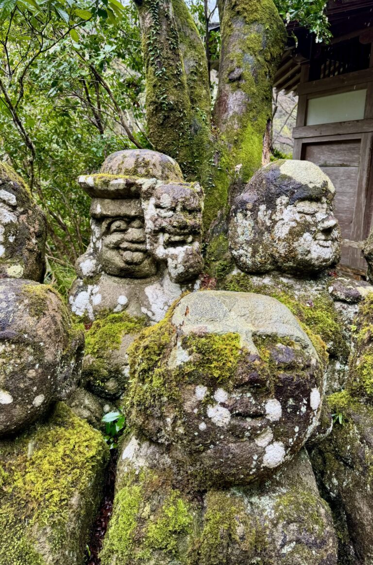 Petits bonhomme en pierre du temple Otagi Nenbutsuji à Kyoto